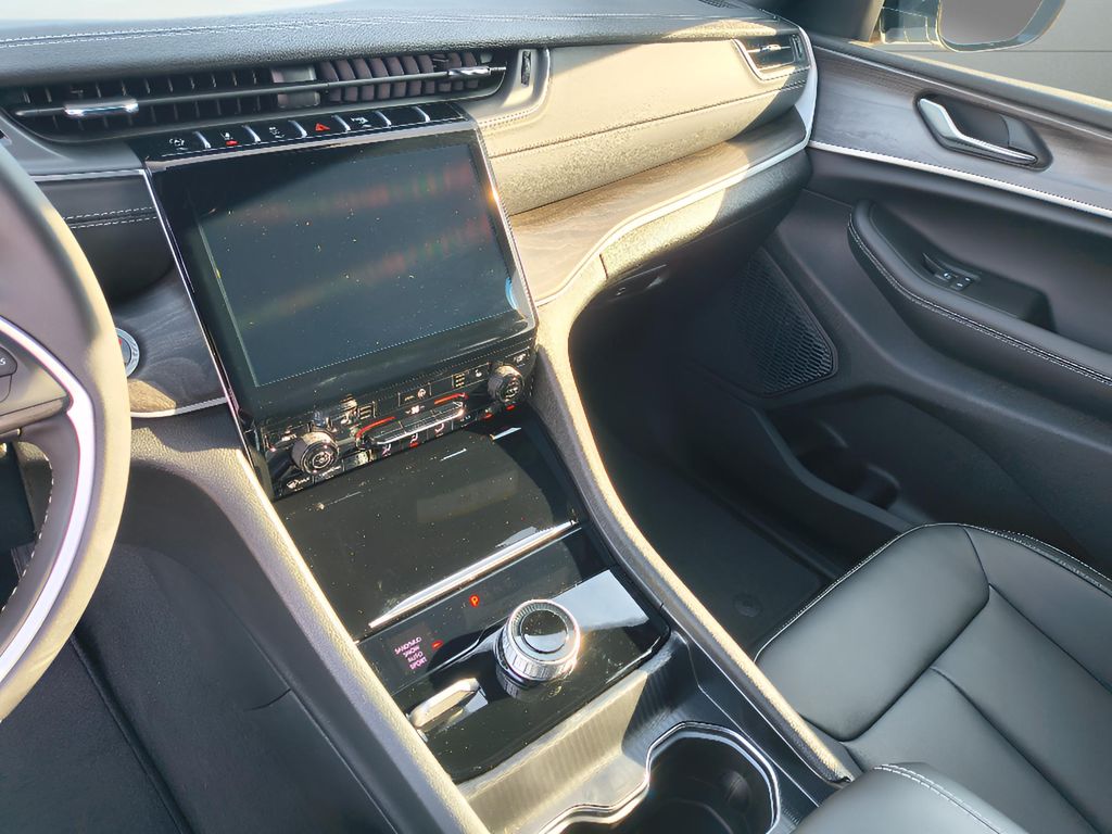 New 2025 Jeep Grand Cherokee L Limited Blackout