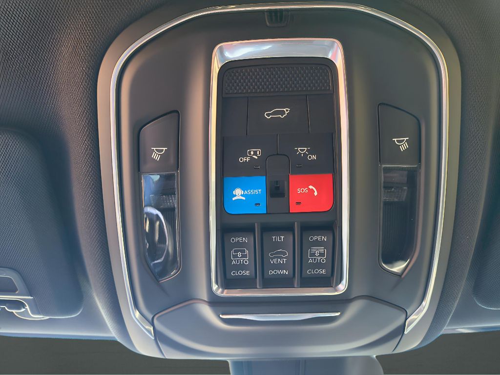 New 2025 Jeep Grand Cherokee L Limited Blackout