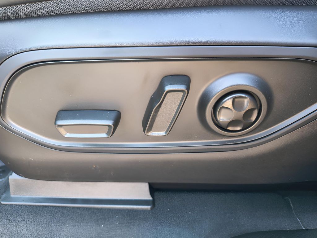 New 2025 Jeep Grand Cherokee L Limited Blackout