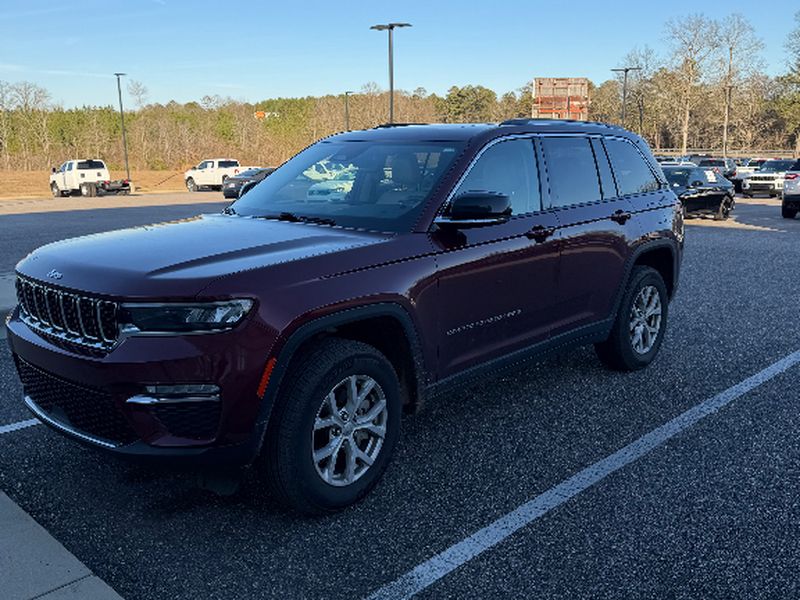 2022 Jeep Grand Cherokee Limited - Velvet Red Pearlcoat exterior view 3