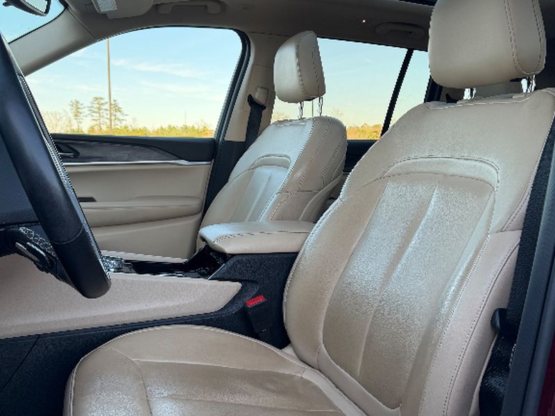 2022 Jeep Grand Cherokee Limited - Velvet Red Pearlcoat exterior view 5