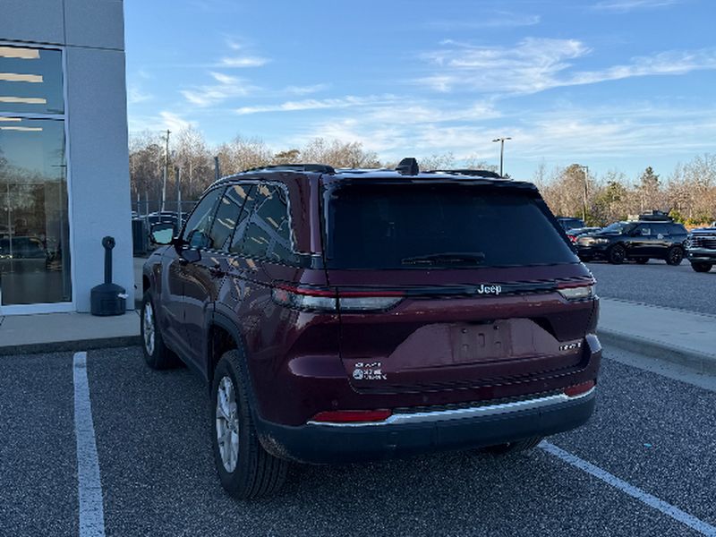 2022 Jeep Grand Cherokee Limited - Velvet Red Pearlcoat exterior view 6