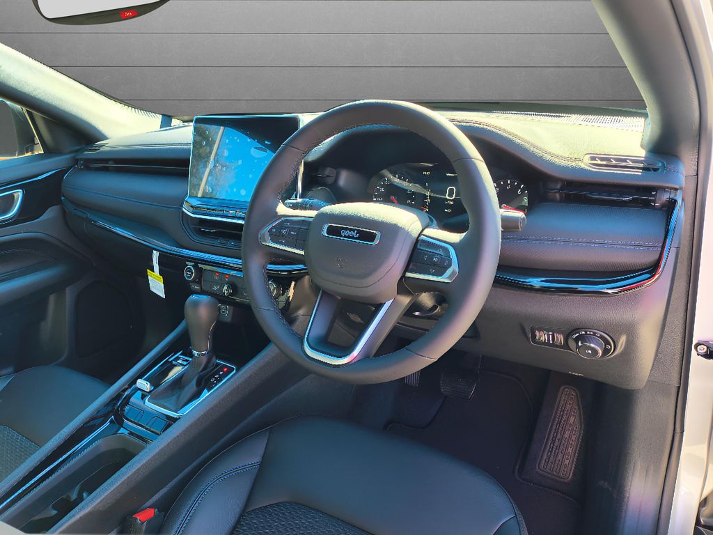 2026 Jeep Compass Latitude Altitude - Silver Zynith Metallic Clearcoat exterior view 16