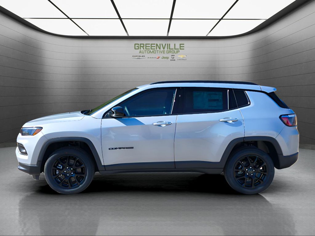 2026 Jeep Compass Latitude Altitude - Silver Zynith Metallic Clearcoat exterior view 2