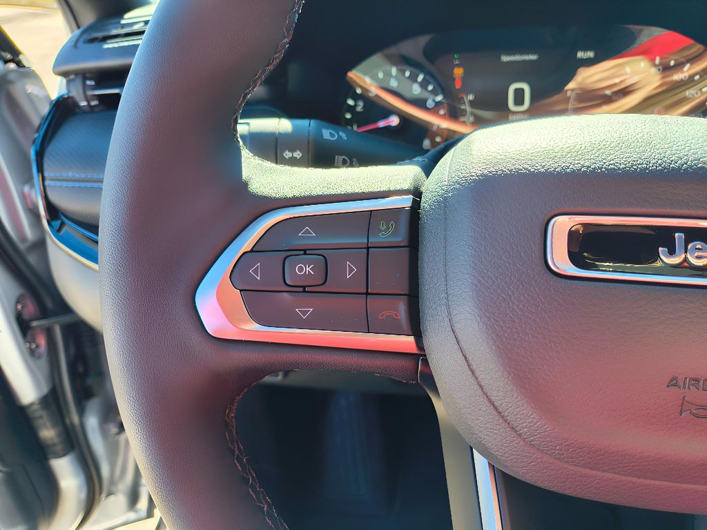 2026 Jeep Compass Latitude Altitude - Silver Zynith Metallic Clearcoat exterior view 17