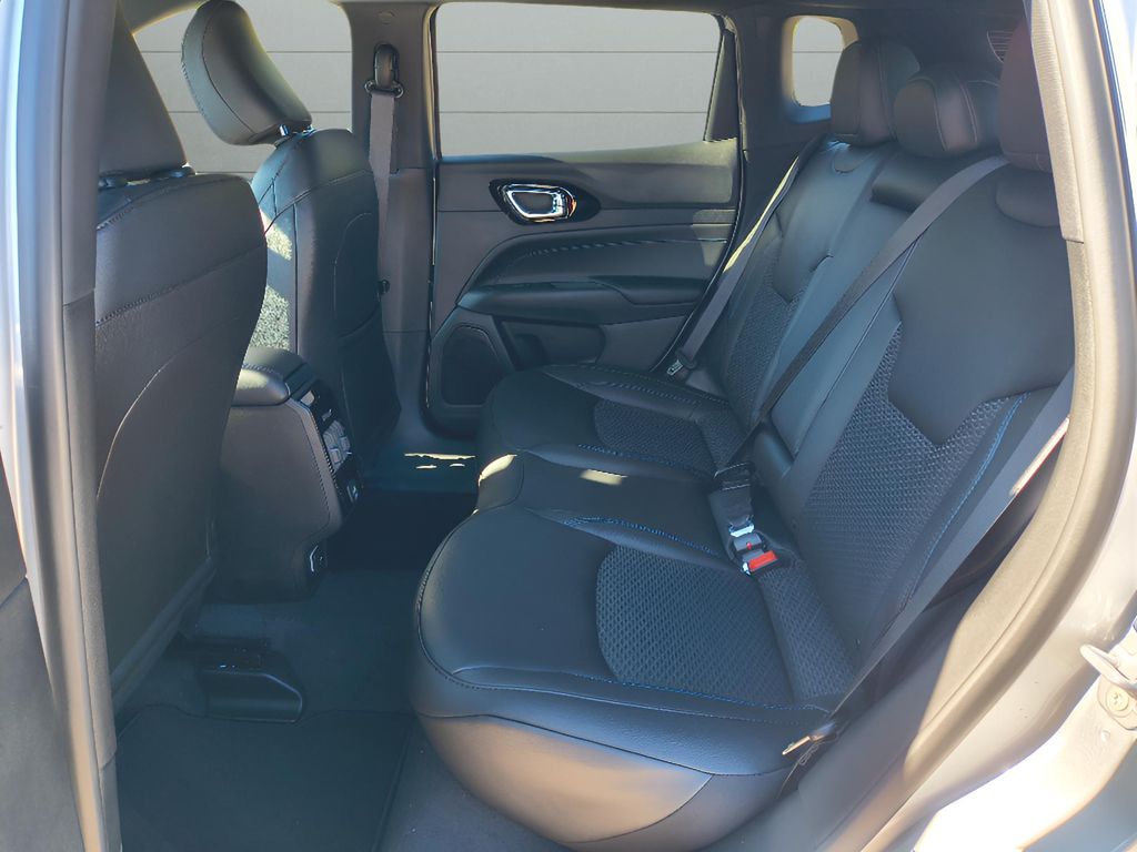 New 2026 Jeep Compass Latitude Altitude