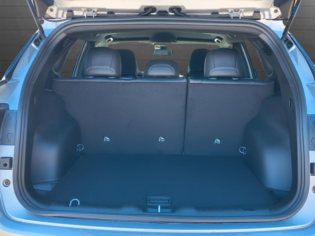 2026 Jeep Compass Latitude Altitude - Silver Zynith Metallic Clearcoat exterior view 7