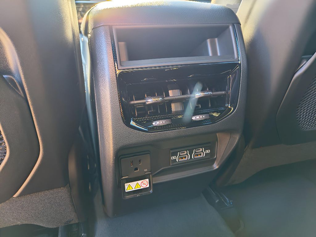 New 2025 Jeep Grand Cherokee Altitude X 4x2