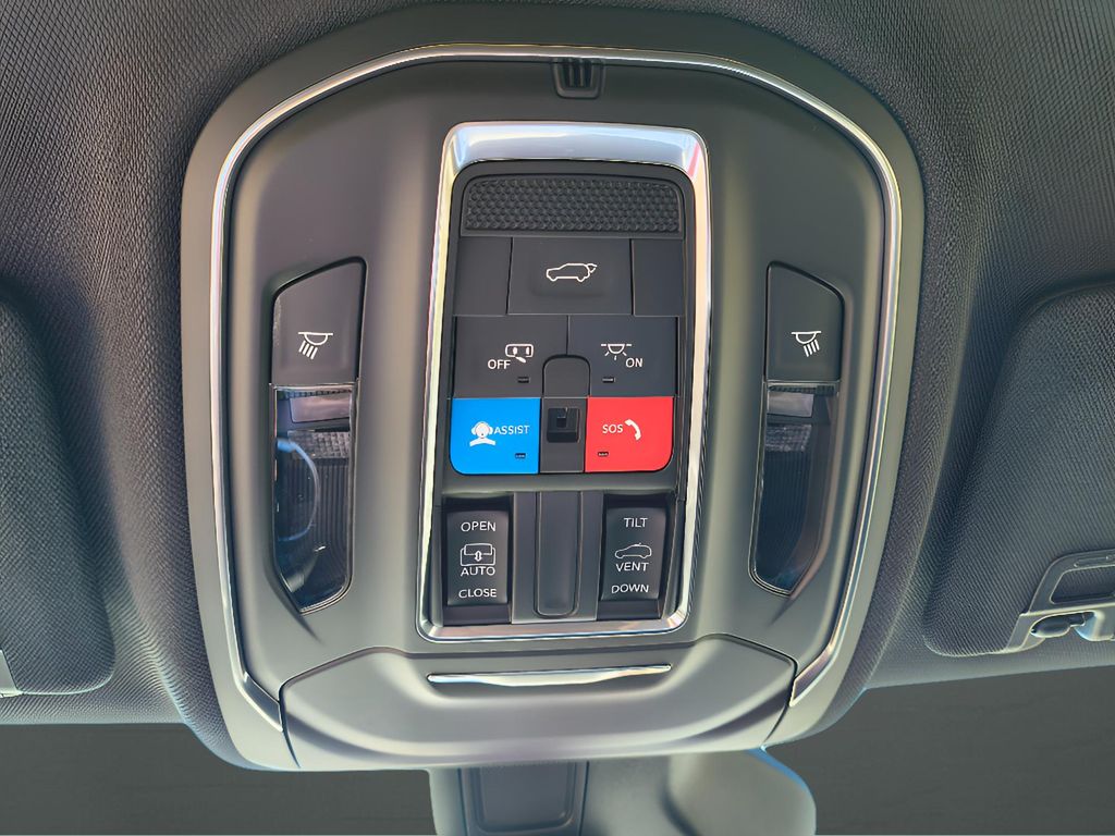 New 2025 Jeep Grand Cherokee Altitude X 4x2