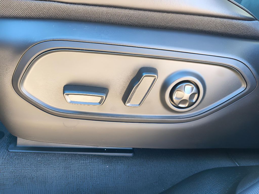 2025 Jeep Grand Cherokee Altitude X 4x2 - Bright White Clearcoat exterior view 15