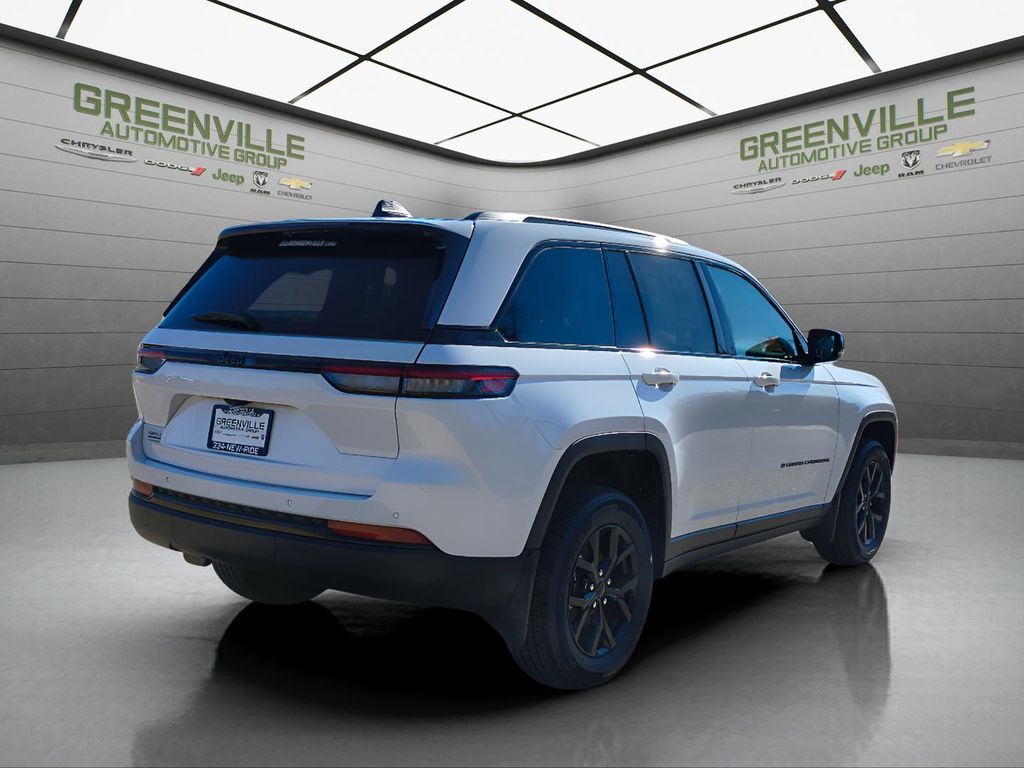 2025 Jeep Grand Cherokee Altitude X 4x2 - Bright White Clearcoat exterior view 8