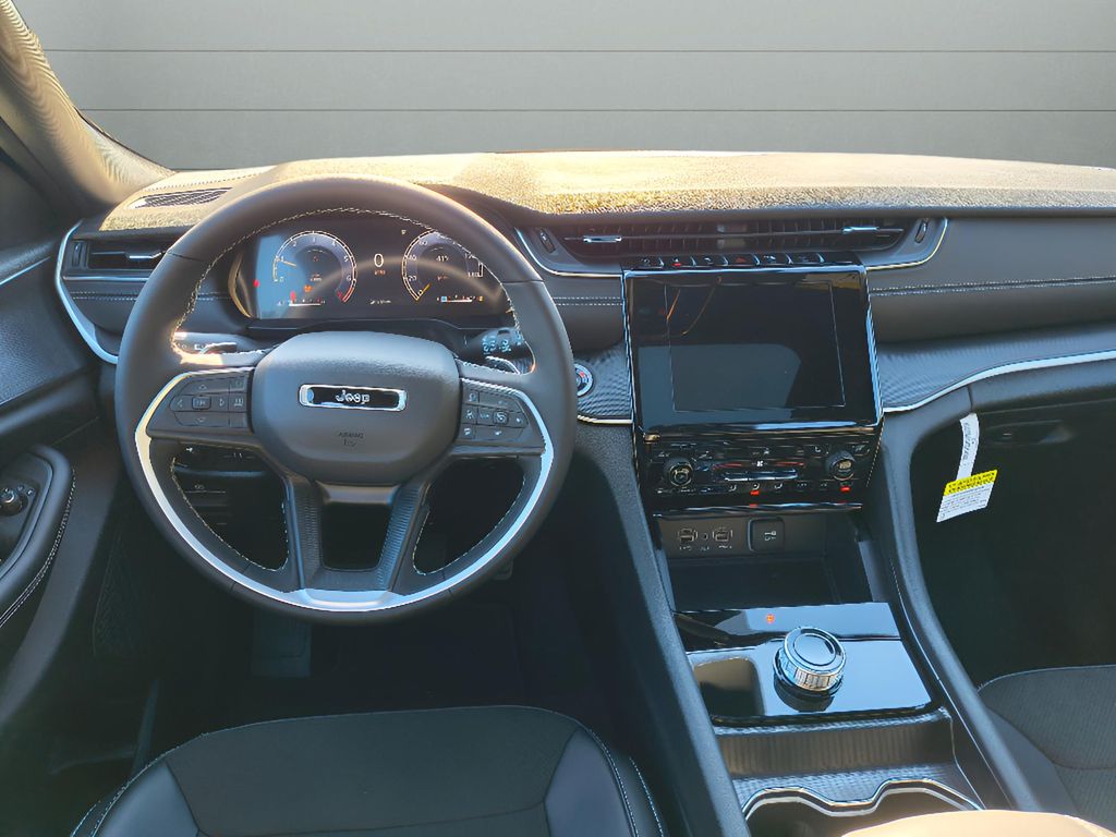 New 2025 Jeep Grand Cherokee Altitude X 4x2
