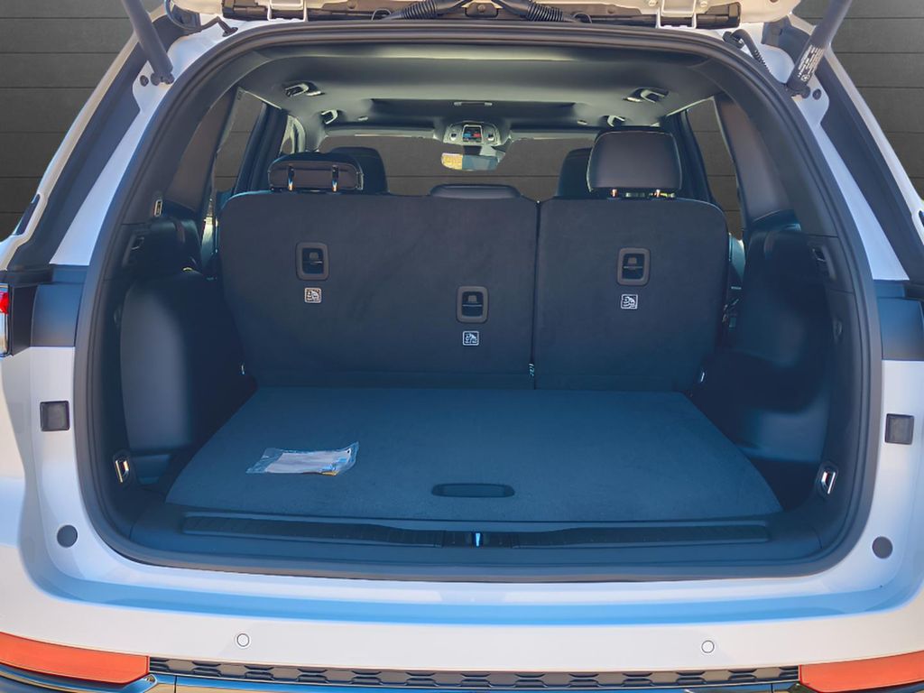 2025 Jeep Grand Cherokee Altitude X 4x2 - Bright White Clearcoat exterior view 7