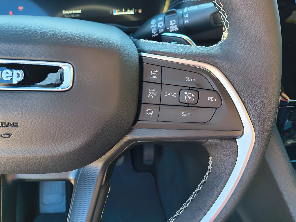 2025 Jeep Grand Cherokee Altitude X 4x2 - Bright White Clearcoat exterior view 19