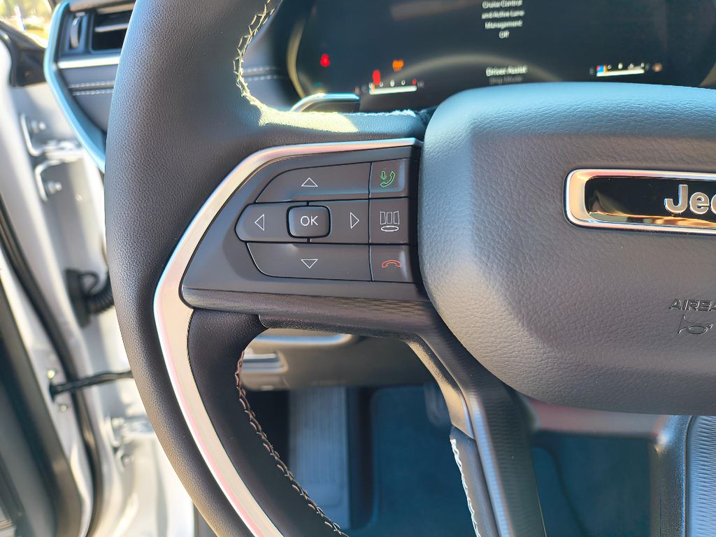 2025 Jeep Grand Cherokee Altitude X 4x2 - Bright White Clearcoat exterior view 18