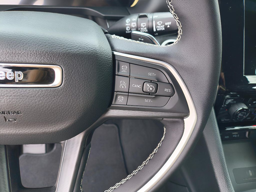 2025 Jeep Grand Cherokee Altitude X 4x2 - Bright White Clearcoat exterior view 19