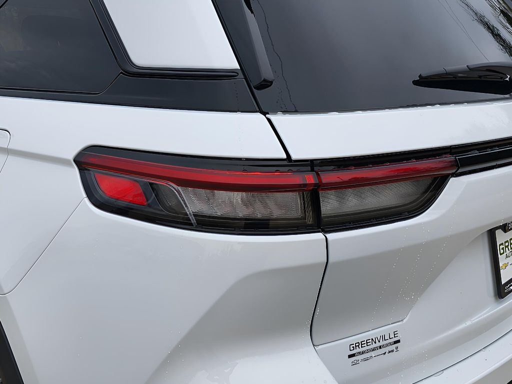 2025 Jeep Grand Cherokee Altitude X 4x2 - Bright White Clearcoat exterior view 4