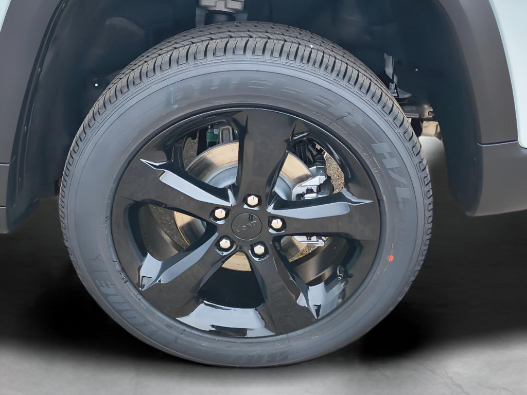 2025 Jeep Grand Cherokee Altitude X 4x2 - Bright White Clearcoat exterior view 3