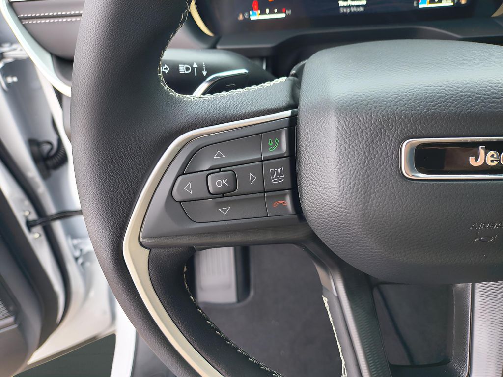 2025 Jeep Grand Cherokee Altitude X 4x2 - Bright White Clearcoat exterior view 18