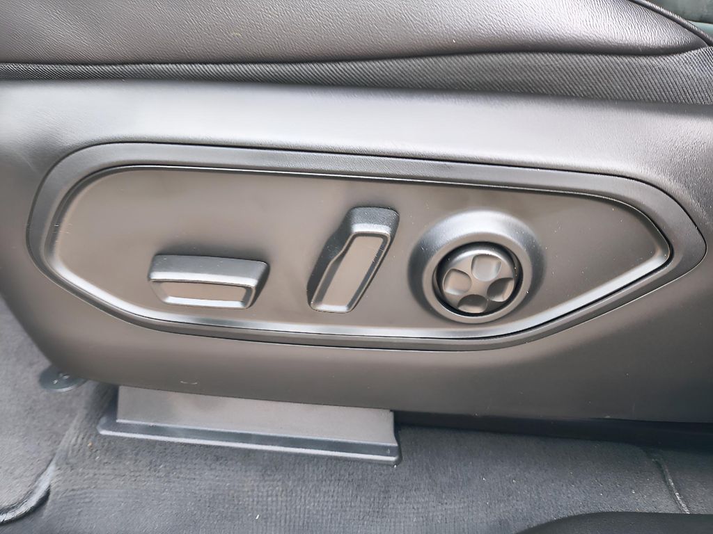 2025 Jeep Grand Cherokee Altitude X 4x2 - Bright White Clearcoat exterior view 15