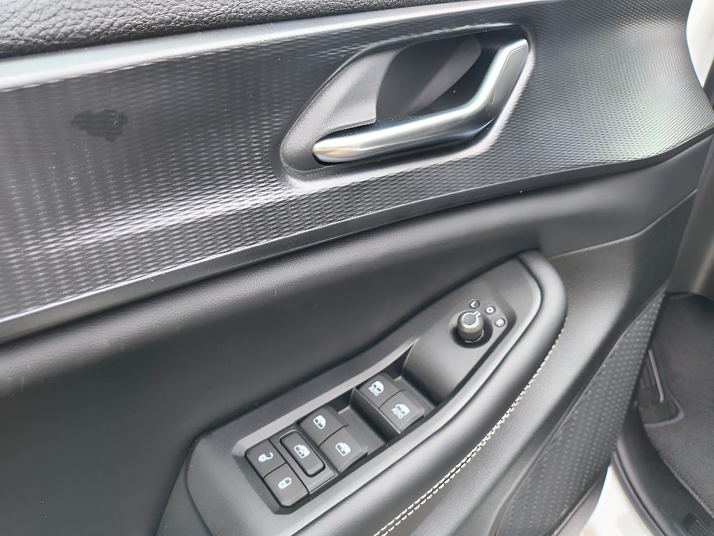 2025 Jeep Grand Cherokee Altitude X 4x2 - Bright White Clearcoat exterior view 13