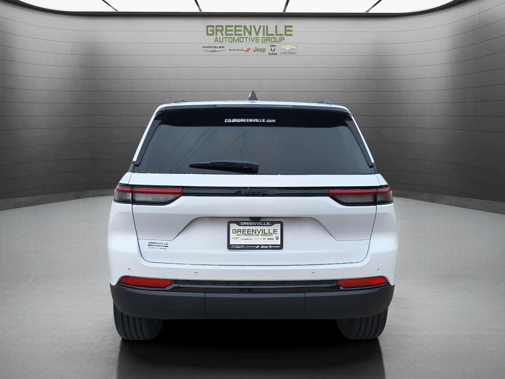 2025 Jeep Grand Cherokee Altitude X 4x2 - Bright White Clearcoat exterior view 6