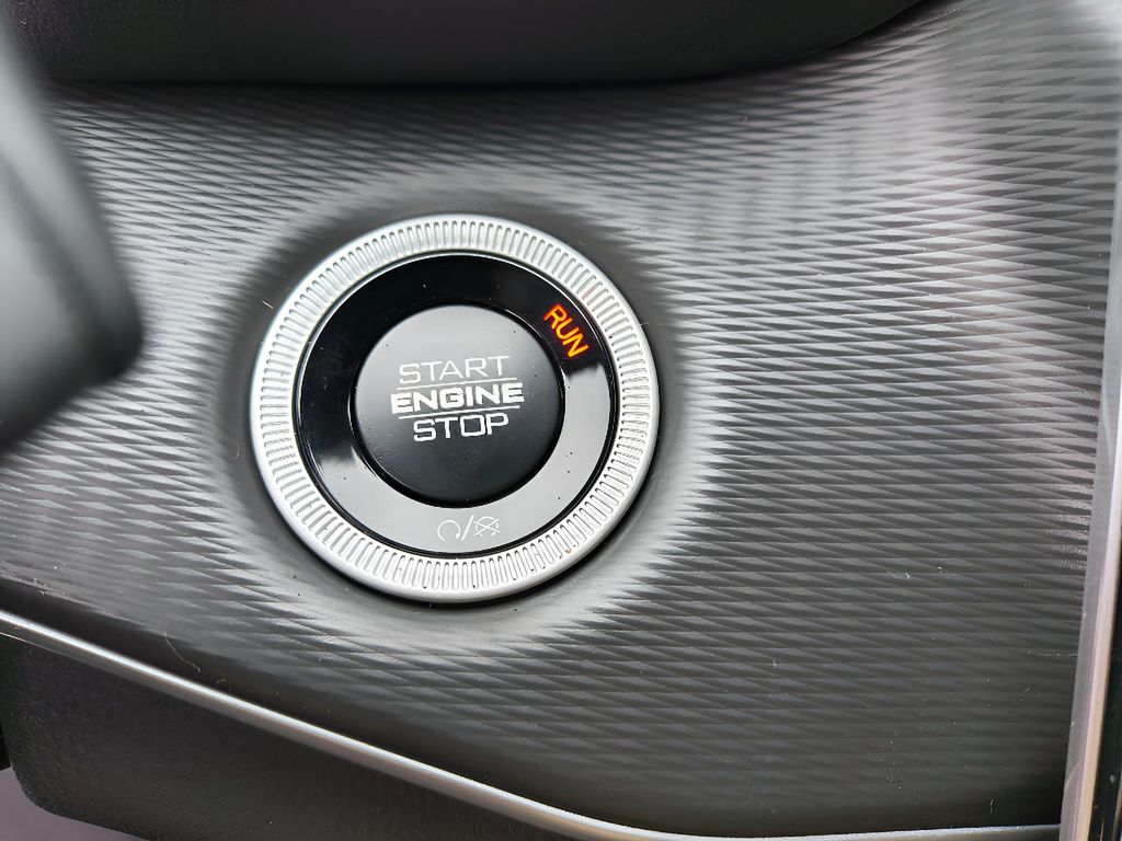 New 2025 Jeep Grand Cherokee Altitude X 4x2
