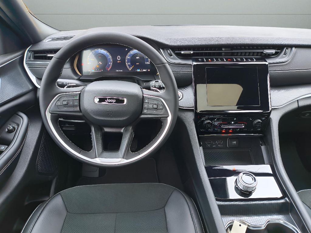 New 2025 Jeep Grand Cherokee Altitude X 4x2