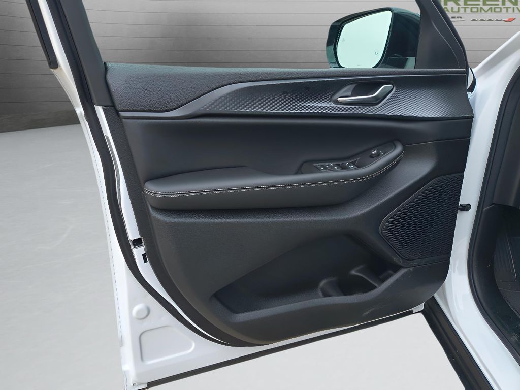 2025 Jeep Grand Cherokee Altitude X 4x2 - Bright White Clearcoat exterior view 14