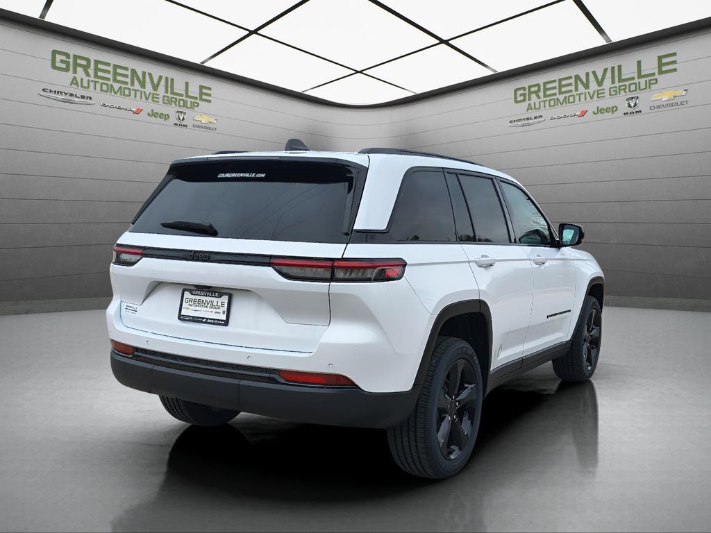 2025 Jeep Grand Cherokee Altitude X 4x2 - Bright White Clearcoat exterior view 8