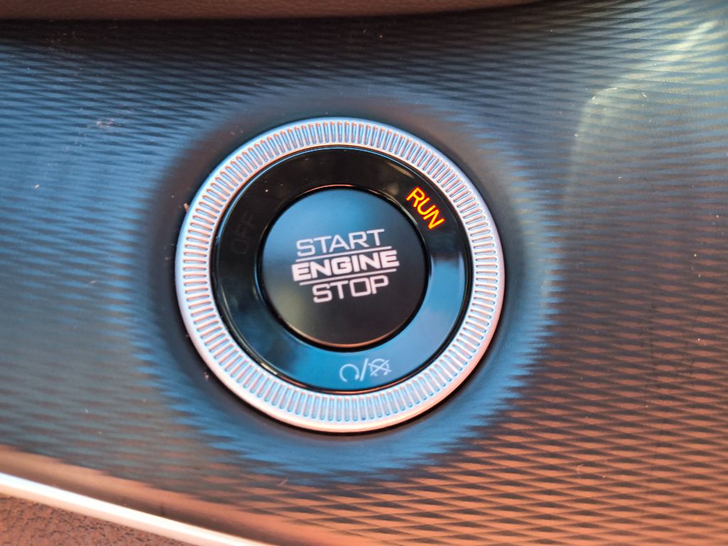 New 2025 Jeep Grand Cherokee Altitude 4x2