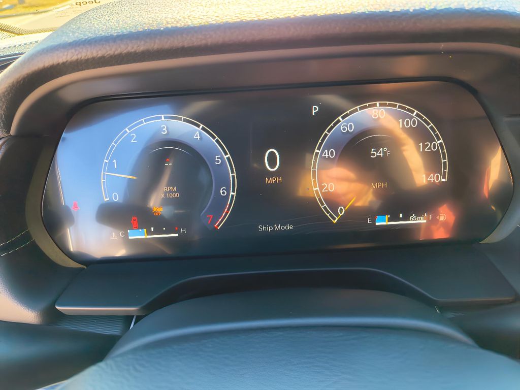 2025 Jeep Grand Cherokee Altitude 4x2 - Bright White Clearcoat exterior view 20