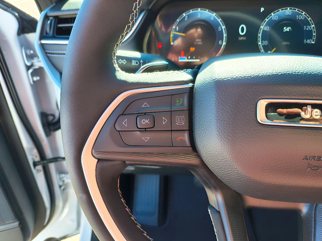 2025 Jeep Grand Cherokee Altitude 4x2 - Bright White Clearcoat exterior view 18