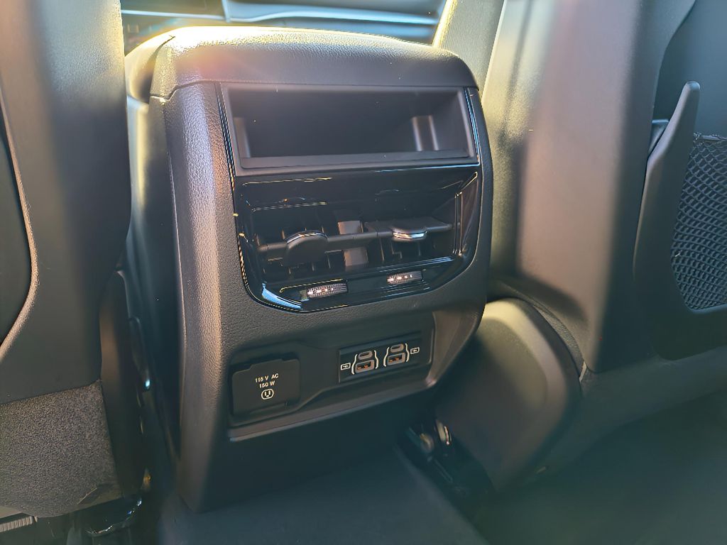 New 2025 Jeep Grand Cherokee Altitude 4x2