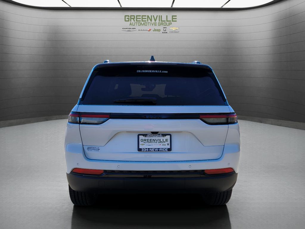 2025 Jeep Grand Cherokee Altitude 4x2 - Bright White Clearcoat exterior view 6