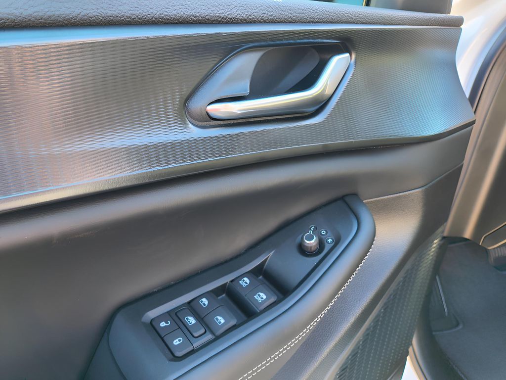 2025 Jeep Grand Cherokee Laredo X 4x2 - Bright White Clearcoat exterior view 13