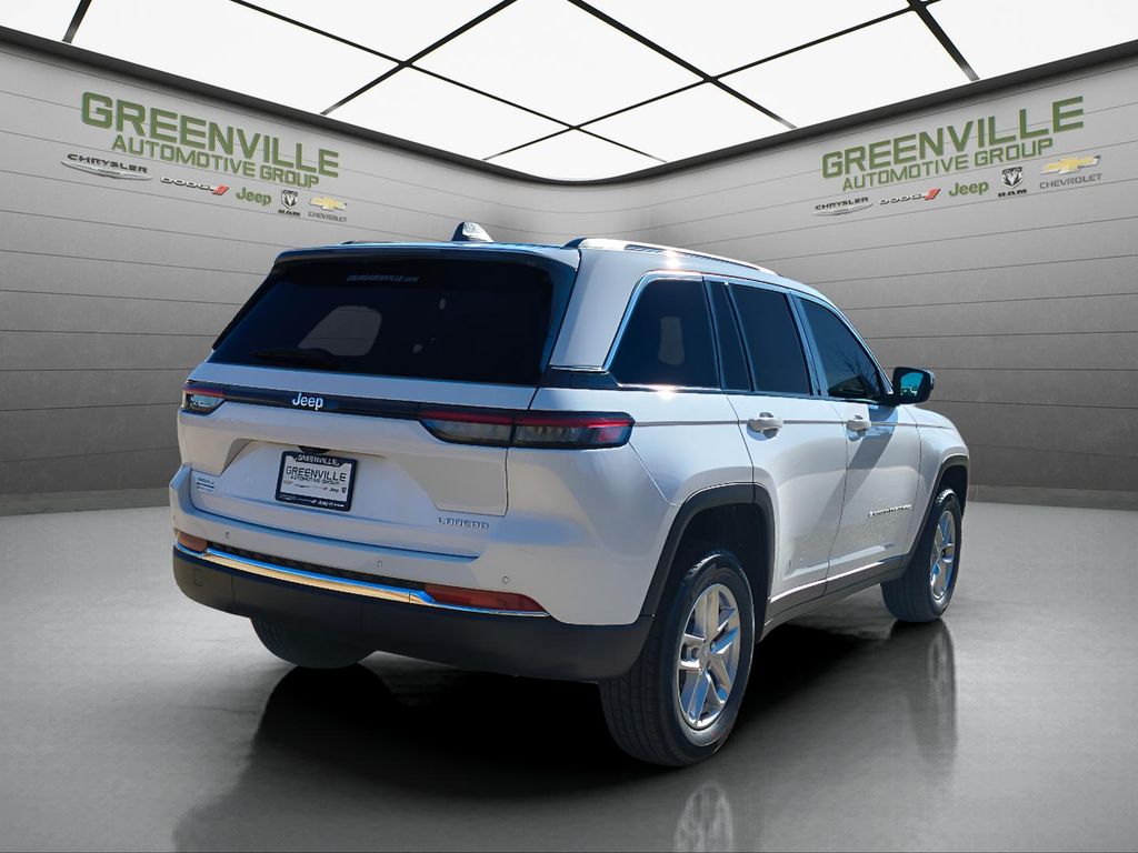 2025 Jeep Grand Cherokee Laredo X 4x2 - Bright White Clearcoat exterior view 8