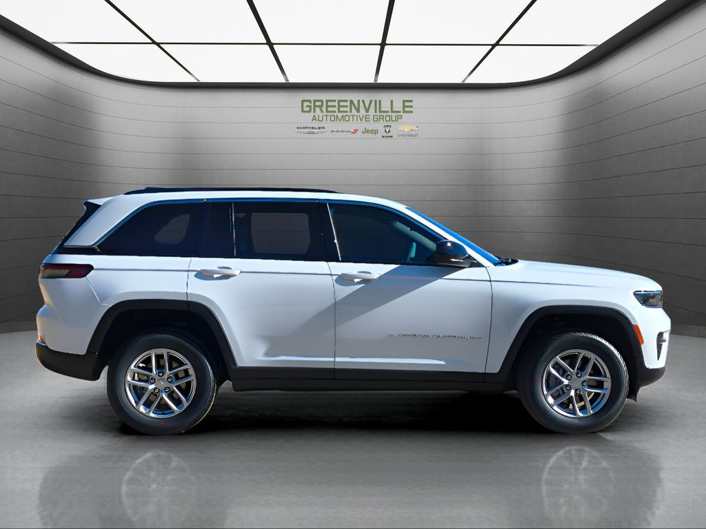 2025 Jeep Grand Cherokee Laredo X 4x2 - Bright White Clearcoat exterior view 9