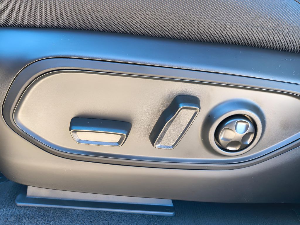 2025 Jeep Grand Cherokee Laredo X 4x2 - Bright White Clearcoat exterior view 15