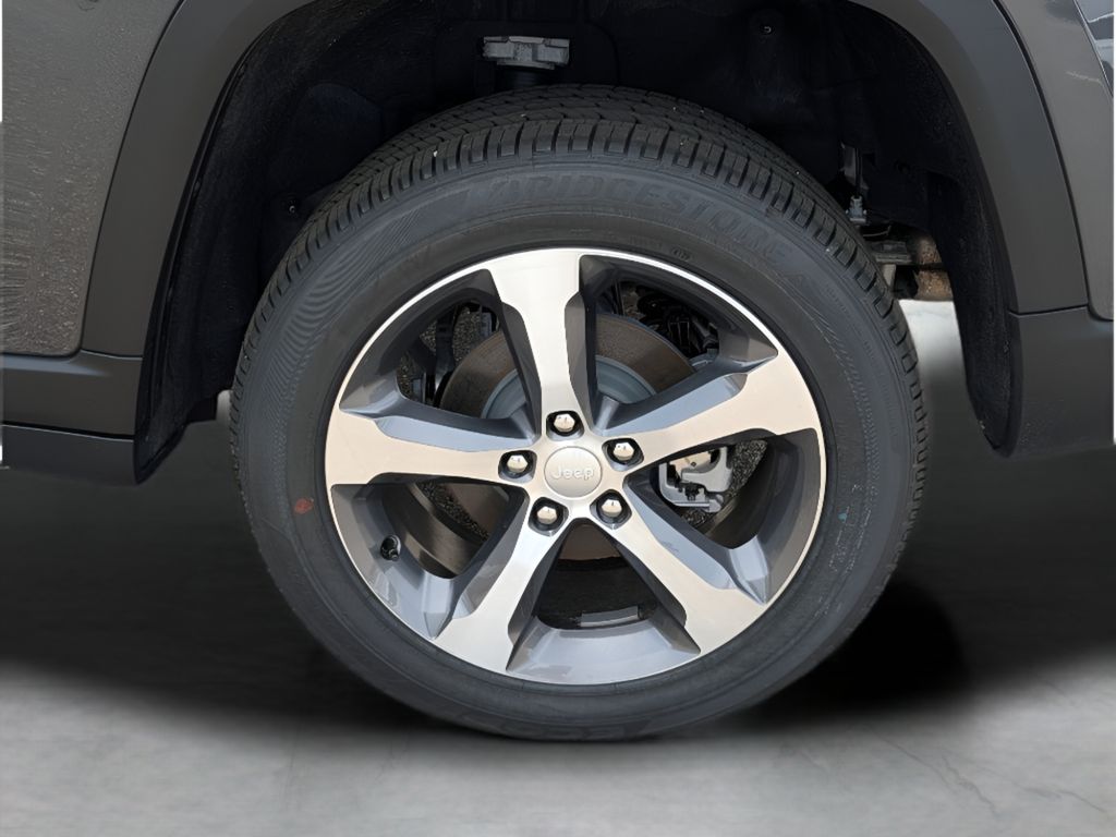 2026 Jeep Grand Cherokee Limited - Baltic Gray Metallic Clearcoat exterior view 3