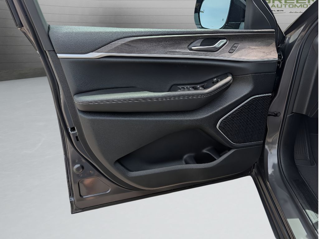 2026 Jeep Grand Cherokee Limited - Baltic Gray Metallic Clearcoat exterior view 15