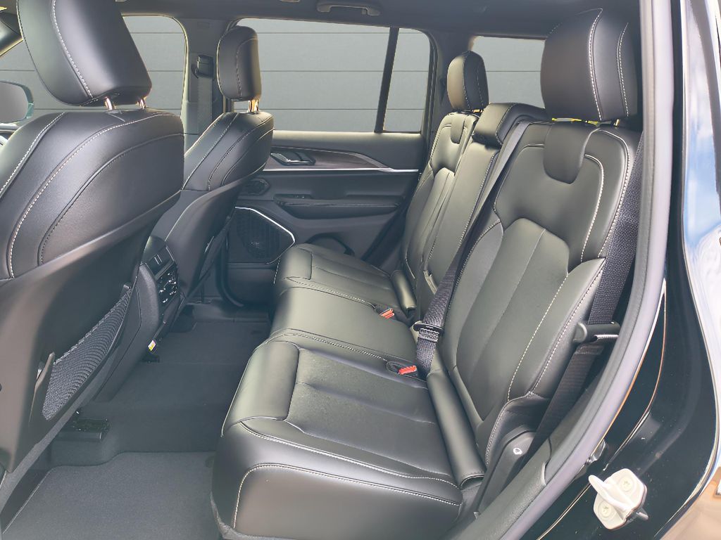 New 2026 Jeep Grand Cherokee Limited