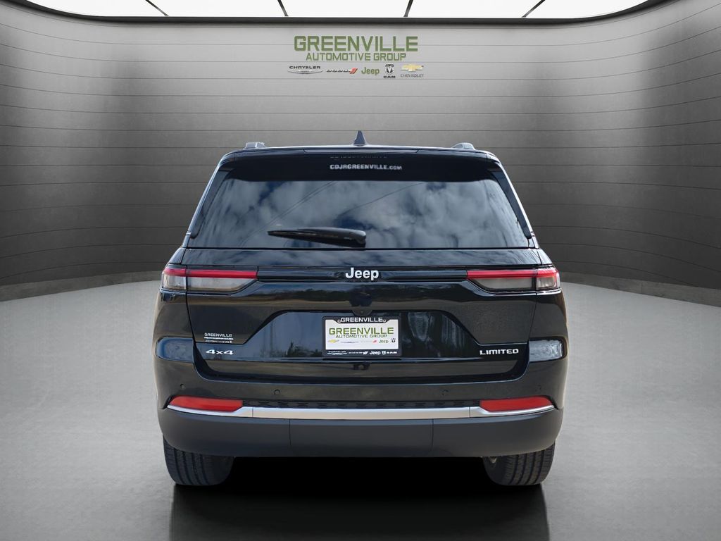 2026 Jeep Grand Cherokee Limited 4x4 - Diamond Black Crystal Pearlcoat exterior view 6