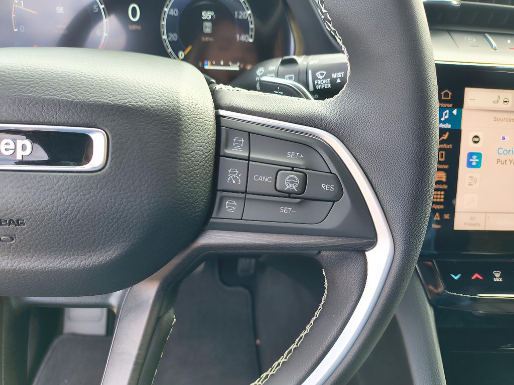 2026 Jeep Grand Cherokee Limited 4x4 - Diamond Black Crystal Pearlcoat exterior view 19