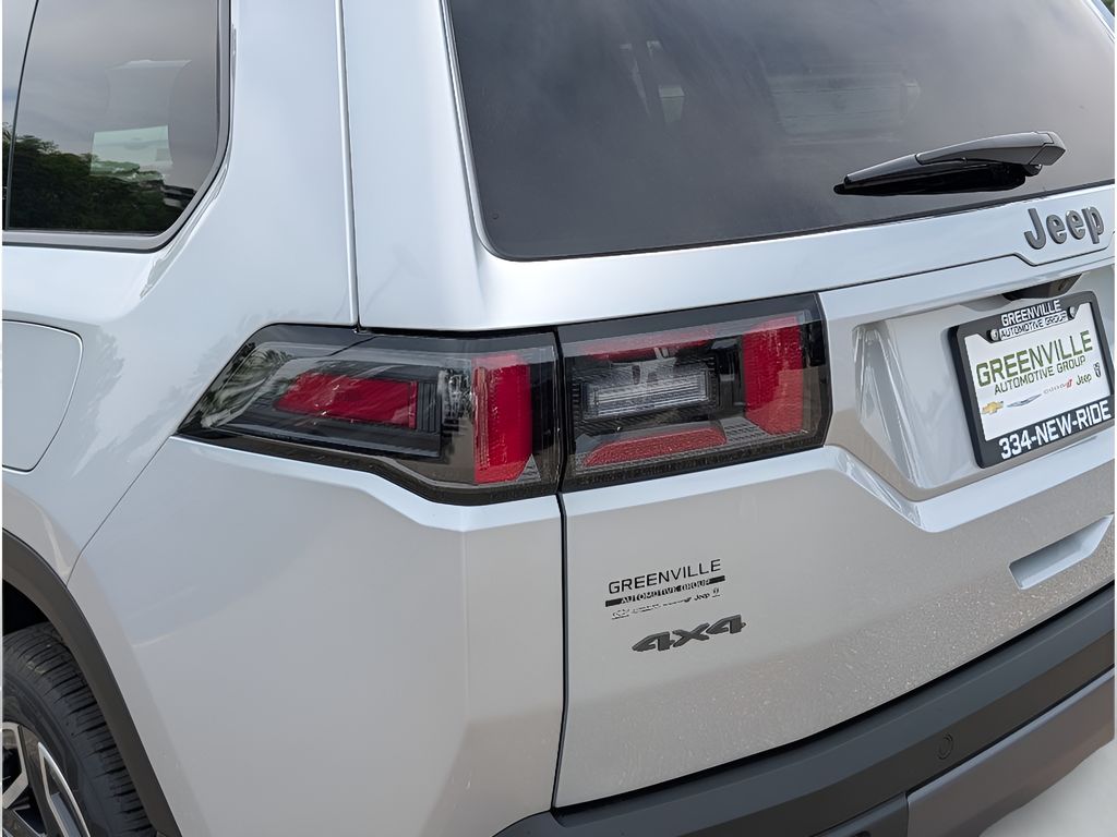2026 Jeep Cherokee Limited - Silver Zynith Clearcoat exterior view 4