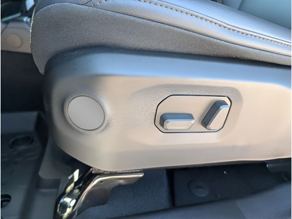 2026 Jeep Wrangler Sahara - Bright White Clearcoat exterior view 16