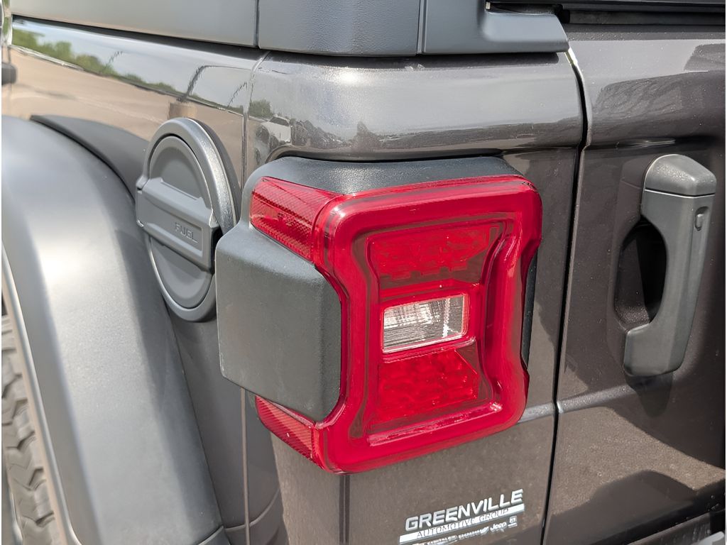 2022 Jeep Wrangler Unlimited Rubicon - Granite Crystal Metallic Clearcoat exterior view 4