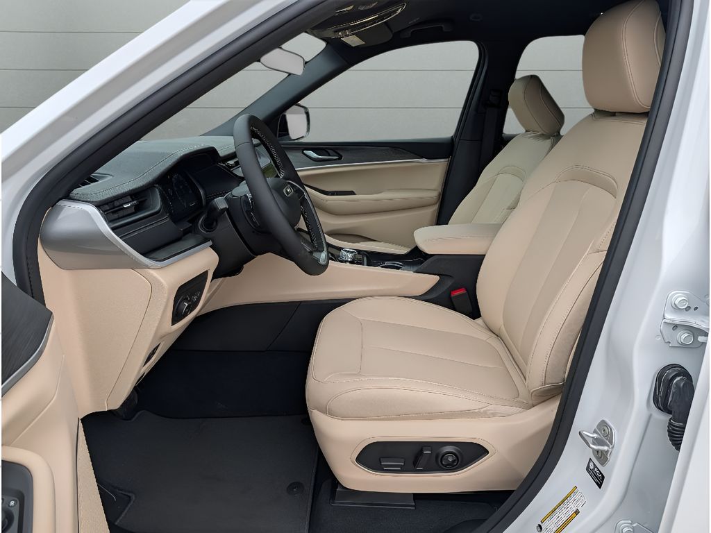 2026 Jeep Grand Cherokee L Limited - Bright White Clearcoat exterior view 16