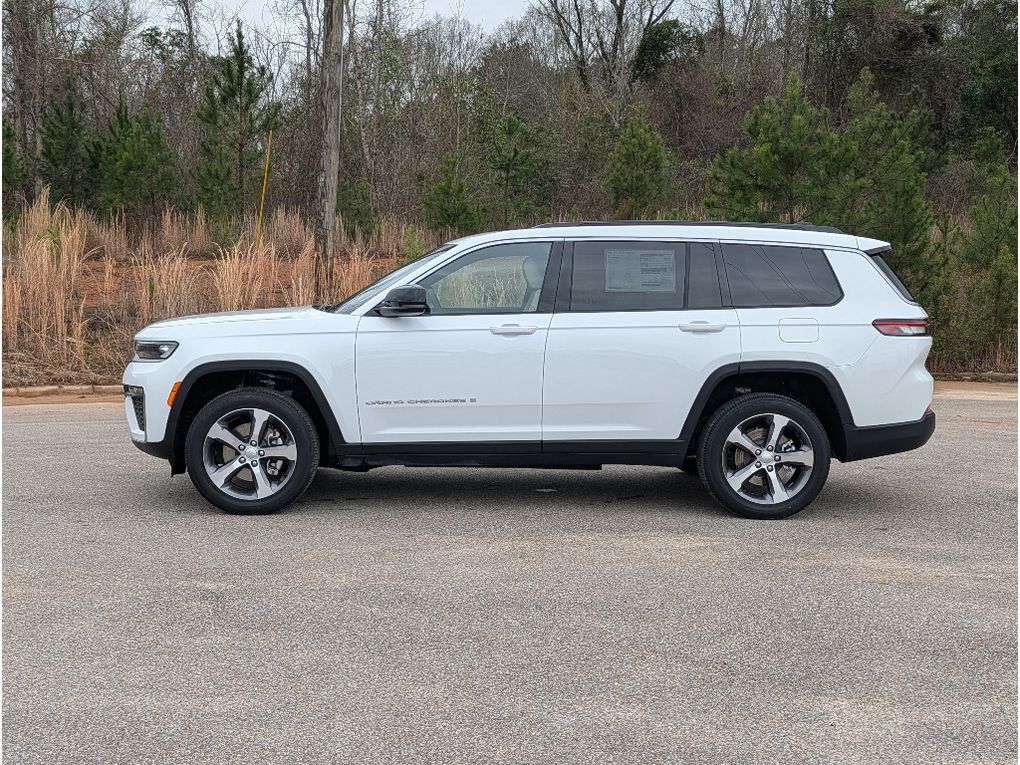 2026 Jeep Grand Cherokee L Limited 4X2 - Bright White Clearcoat exterior view 2