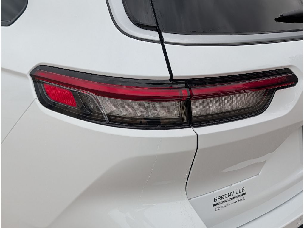 2026 Jeep Grand Cherokee L Limited 4X2 - Bright White Clearcoat exterior view 4